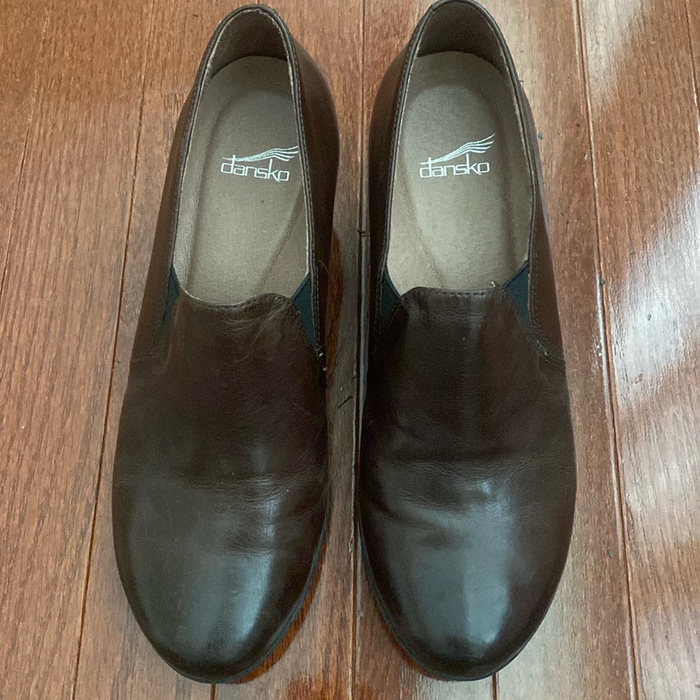 Dansko Robin Chocolate Burnished Clogs - Picture 14 of 14